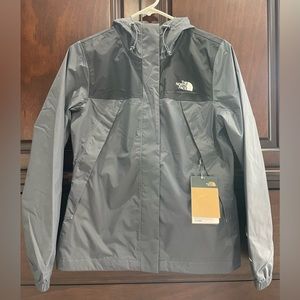 Woman’s North Face Antora Jacket